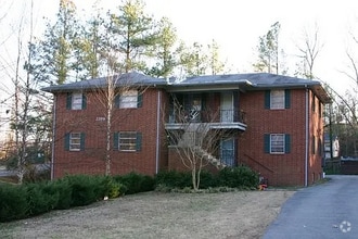 Building Photo - 2209 Morehead Ave