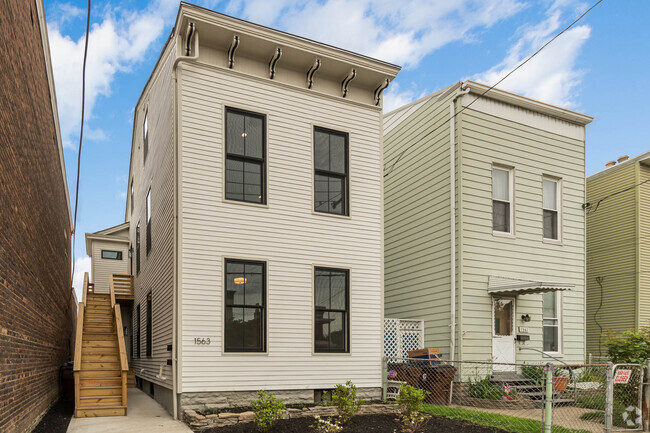 Building Photo - 1563 Holman St