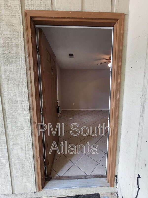 Building Photo - 107 Spring Ct