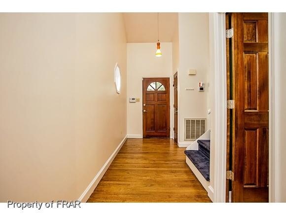 Foto del edificio - 482 Lands End Rd