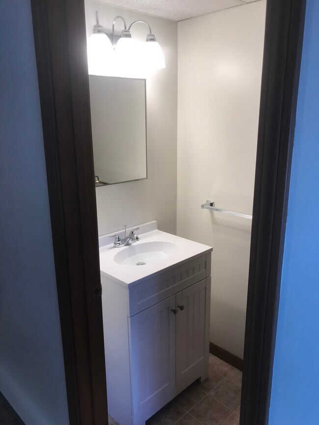 8 Hennessey Ave, Brunswick, ME 04011 Townhome Rentals in Brunswick ME