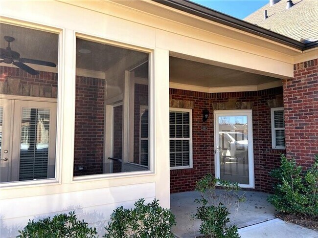 Building Photo - 11110 Brookhavenclub Dr