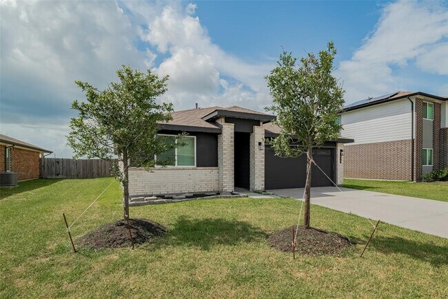 Foto del edificio - 14519 Sweetwater Dr