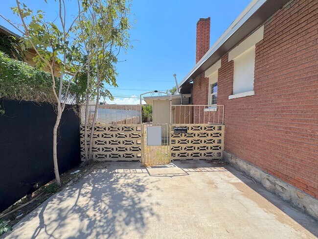 Foto del edificio - 3512 Clifton Ave