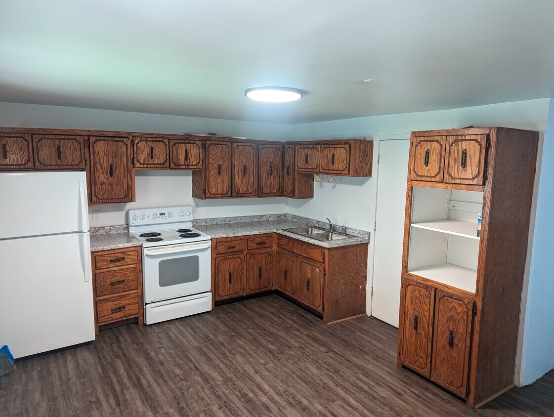 1613 Iowa Ave, Superior, WI 54880 Townhome Rentals in Superior WI