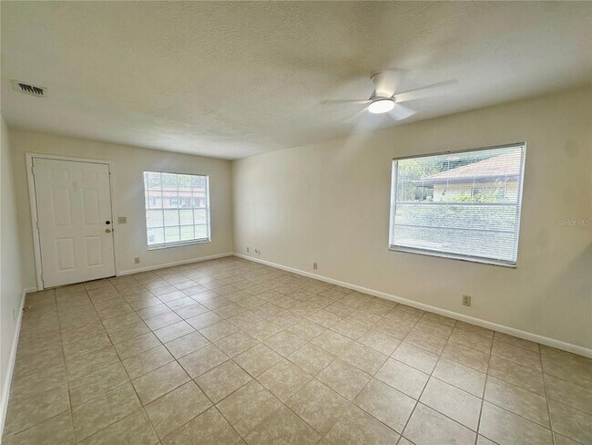 Foto del edificio - 5638 Struthers Ct