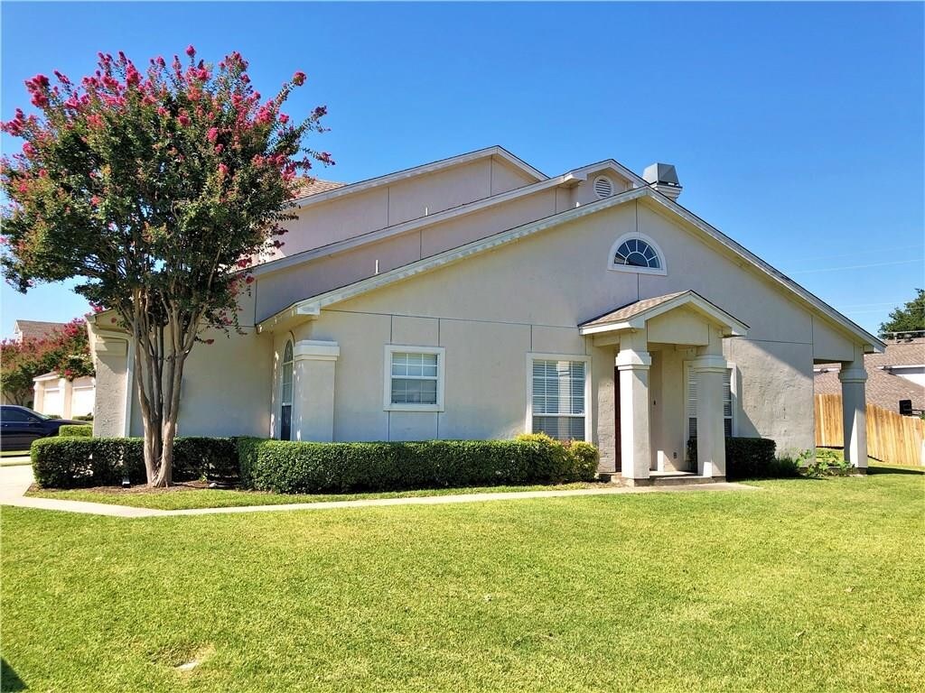 Foto principal - 8400 Hickory St