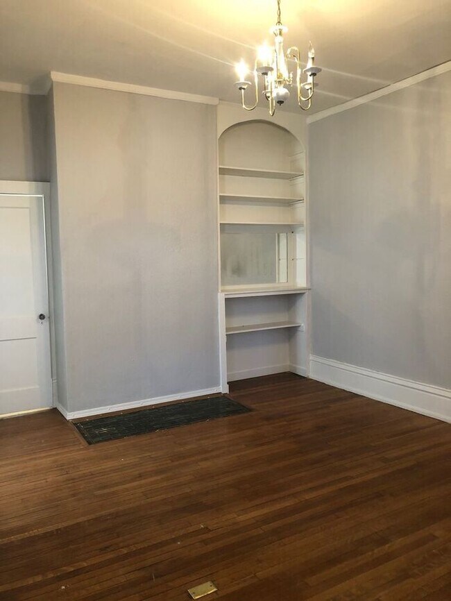 Building Photo - Spacious One Bed Dundee Park