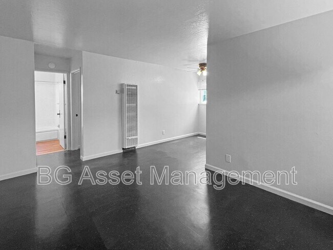 Building Photo - 2420 Market Ave