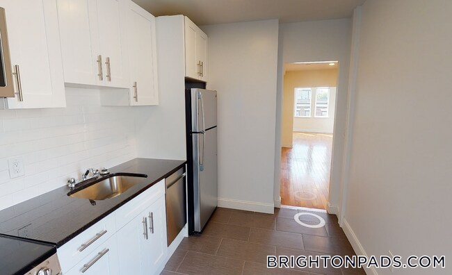 Building Photo - 123 Sutherland Rd