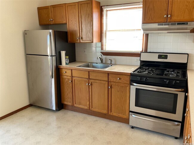 Foto del edificio - 451 Fire Island Ave