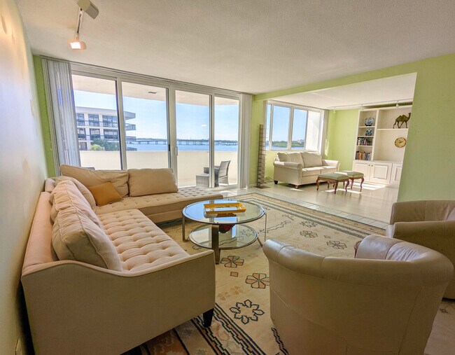 Building Photo - 2773 S Ocean Blvd