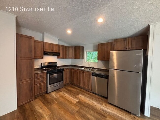 Foto del edificio - 1210 NW Starlight Cir