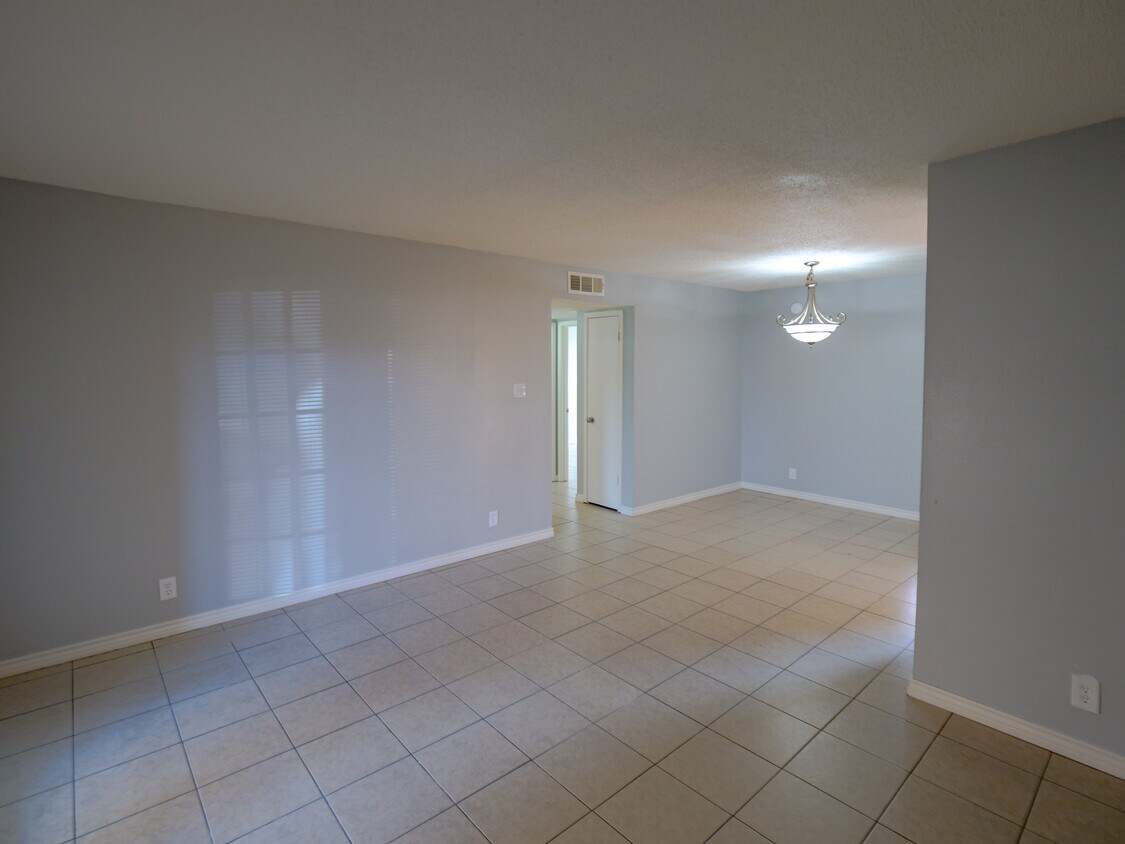 881 Ridgewood Dr Unit 27, Port Neches, TX 77651 Apartments 881