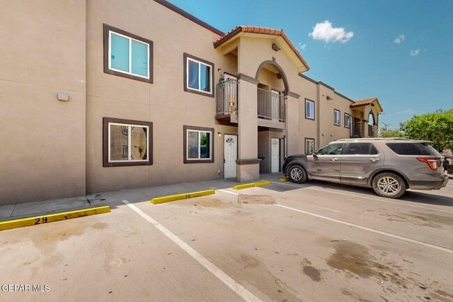 Foto del edificio - 540 N Yarbrough Dr
