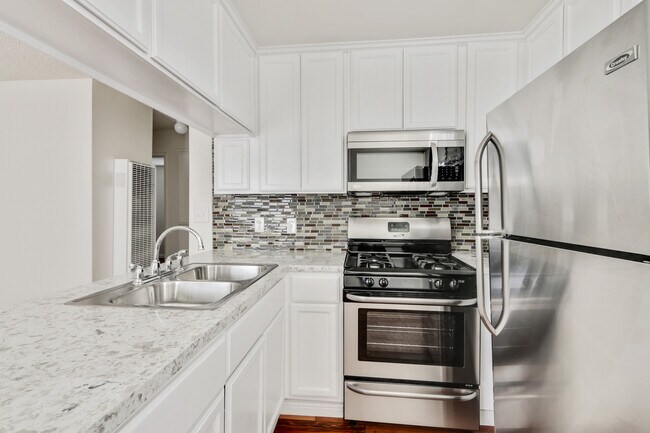 Foto del edificio - 1026 N Bonnie Brae St