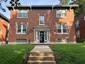 Building Photo - 1177 Moorlands Dr