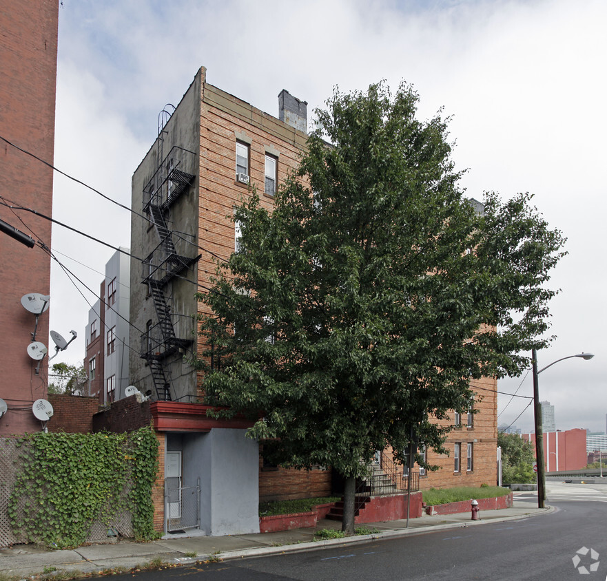 Building Photo - 272 Hoboken Ave