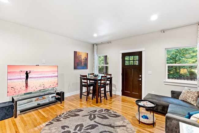 Photo - 6415 SE King Rd House