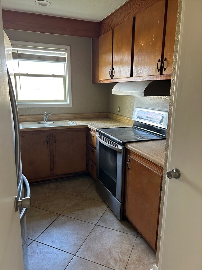 Foto del edificio - 16011 Mary Ann Ln