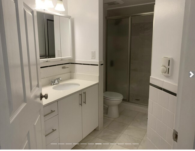 Foto del edificio - 447 Centre St