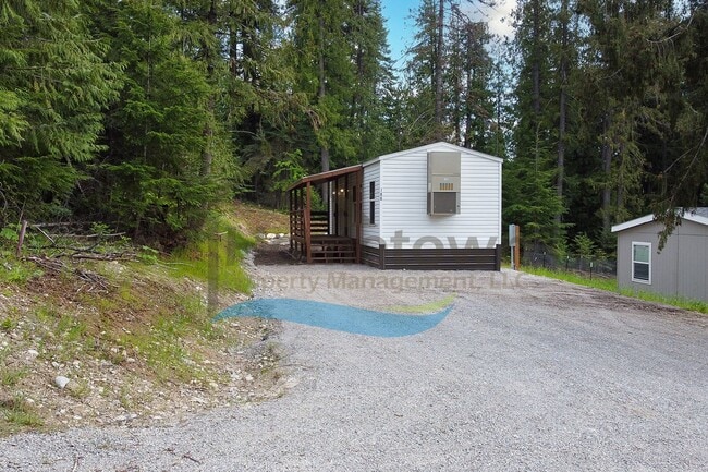 Building Photo - 2 Bedroom 1 Bath Home with Off Street Parking Available in Sagle!