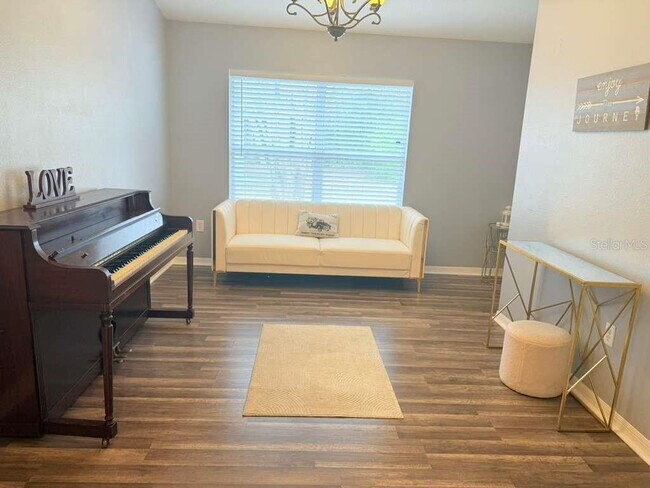 Foto del edificio - 3201 Saturn Ct