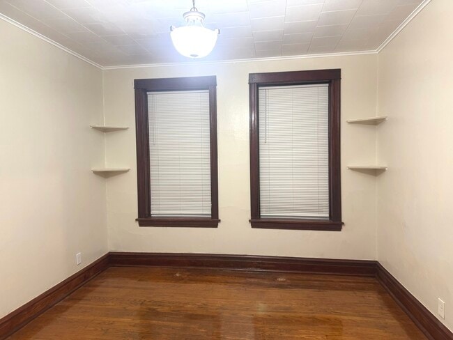 Foto del edificio - 2158 N Hamlin Ave