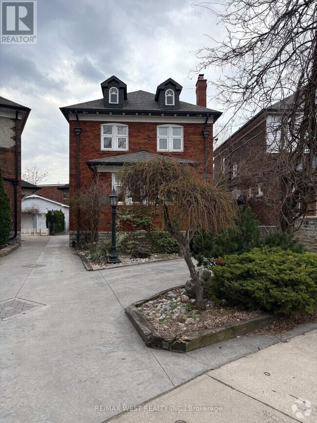Building Photo - 34 Rusholme Dr