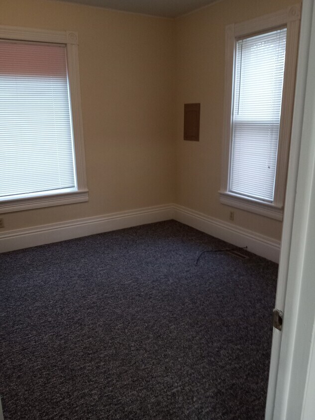 Bedroom - 614 S Wenona St