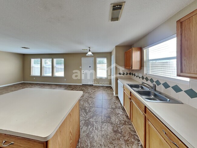 Foto del edificio - 18107 Quiet Ridge Ln
