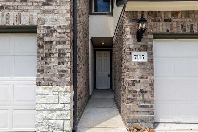 Foto del edificio - 7115 Elgin St