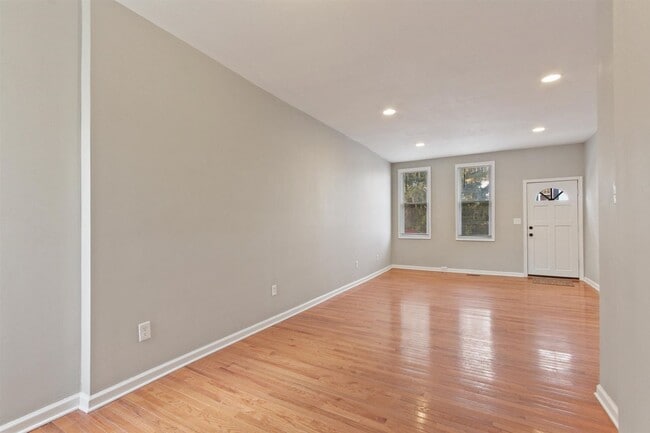 Building Photo - Coming Soon - Beautiful 3 Bedroom, 2 Bath ...