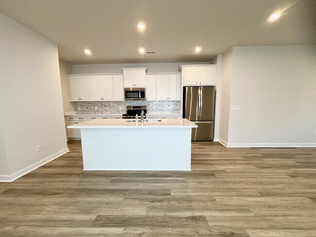 Foto del edificio - Brand New Single Family Home Just Minutes from Old Town Bluffton!