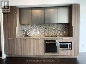 Building Photo - 85 Wood St