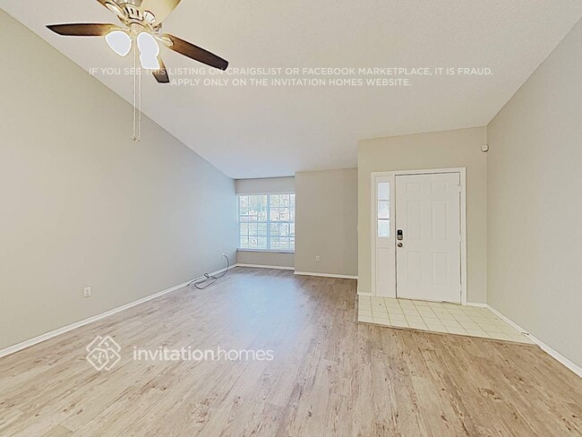 Foto del edificio - 1006 Henson Ct