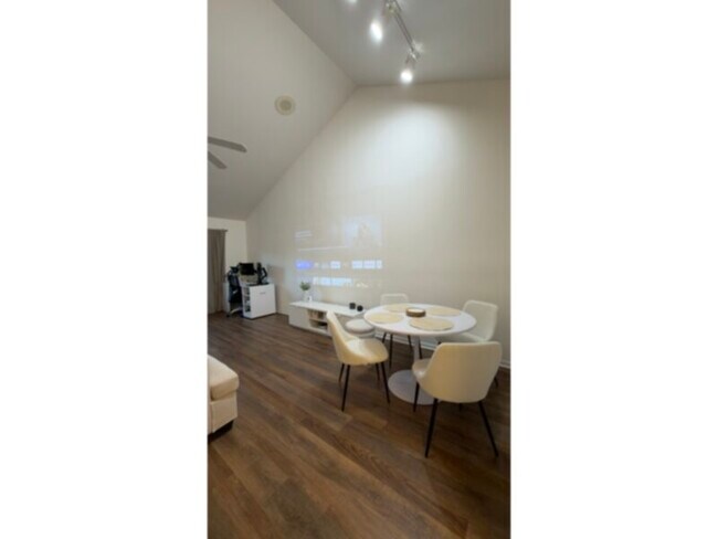 Foto del edificio - 1 bed 1 bath condo at The Hamptons @ Metro West