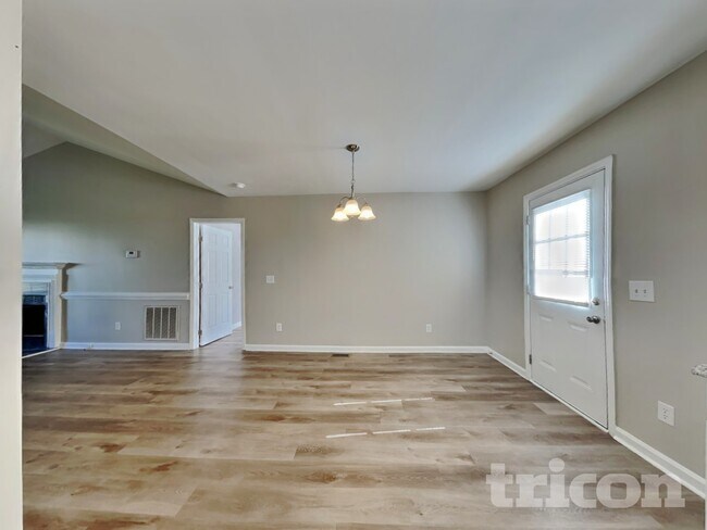 Foto del edificio - 112 Glengariff Ln