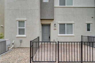 Building Photo - 3026 Baltic Grn St