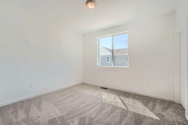 Building Photo - 736 N Bersshine Ct