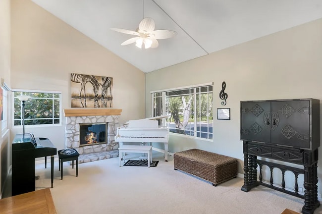 Building Photo - 2802 E Sierra Dr