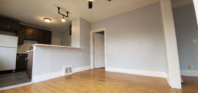 Foto del edificio - 351 Edgewood Pl