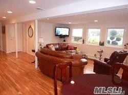 Foto del edificio - 135 Centershore Rd