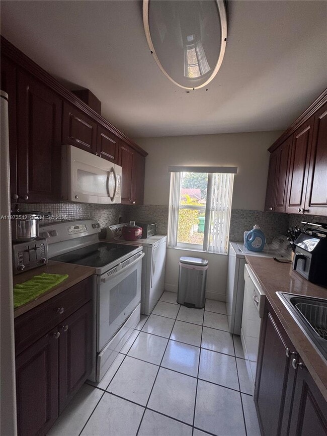 Building Photo - 5252 SW 139th Pl