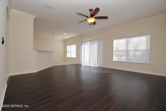 Building Photo - 417 Southwood Way