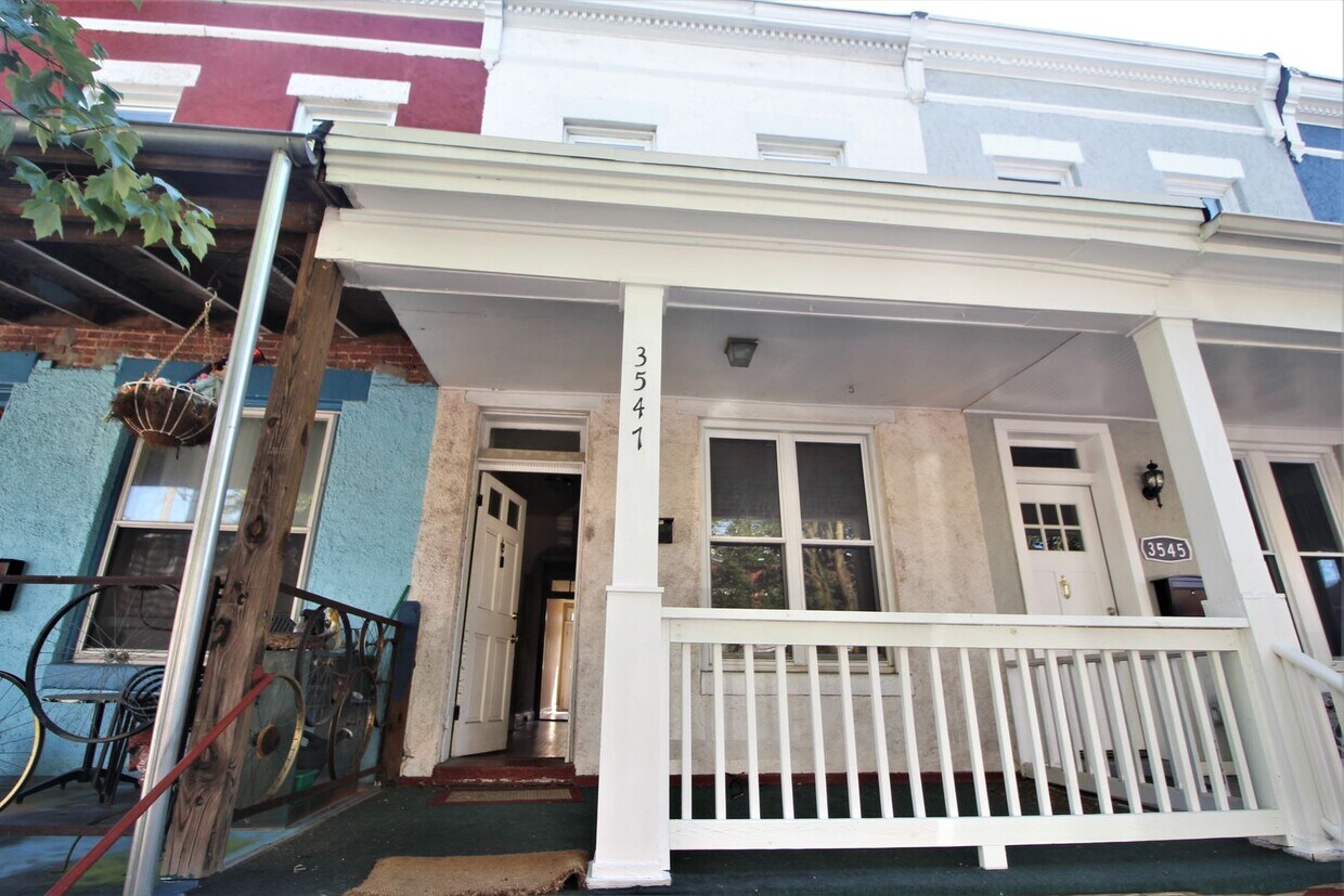 Foto principal - Updated 3bd/2ba Hampden Rowhome w/ CAC, W/...