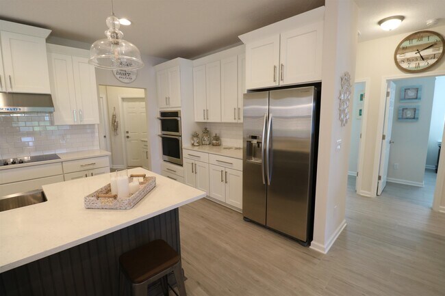 Foto del edificio - 827 E Watson Rd