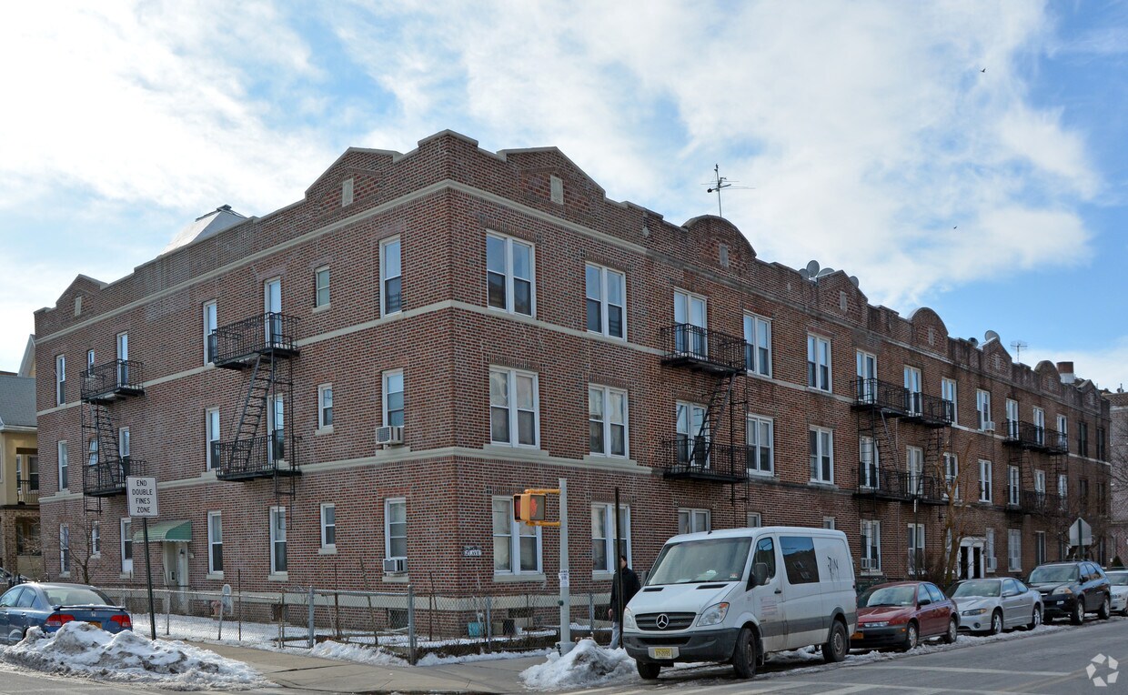 Foto del edificio - 8311 21st Ave