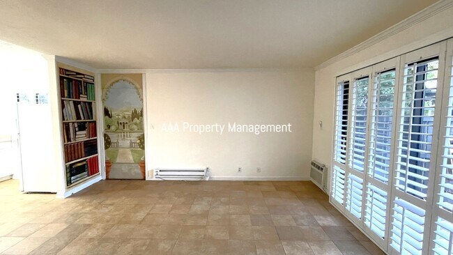 Foto del edificio - Marchbanks PRIME location. 1 bedroom/studi...
