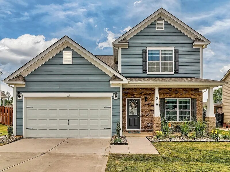 Primary Photo - 310 Tulip Way